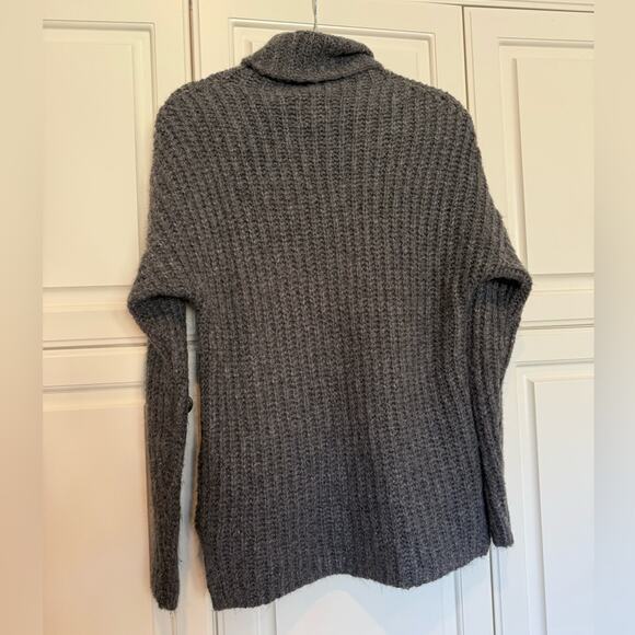 Abercrombie & Fitch Women's Gray Turtleneck Sweater Size Small Knit Cozy Comfy - Picture 2 of 10